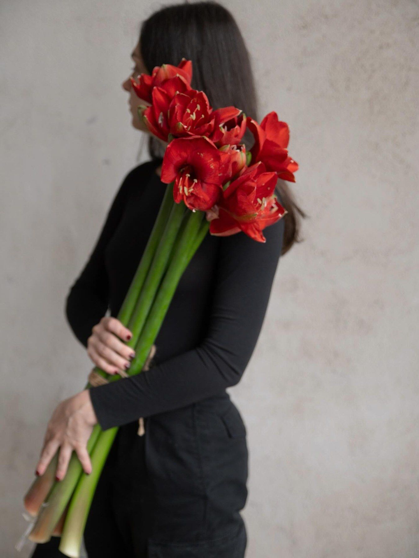 Ramo de amarilis rojos
