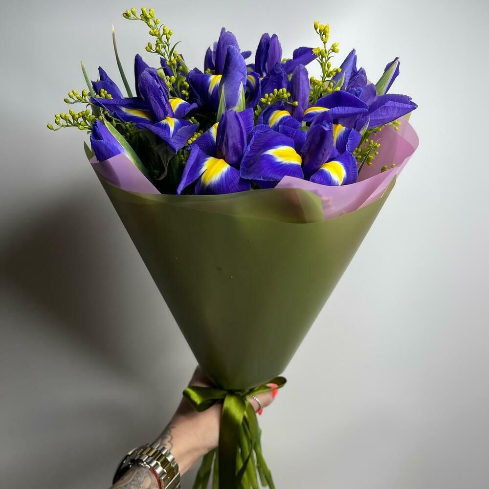 Ramo de iris y solidago, 20 iris (foto 4)